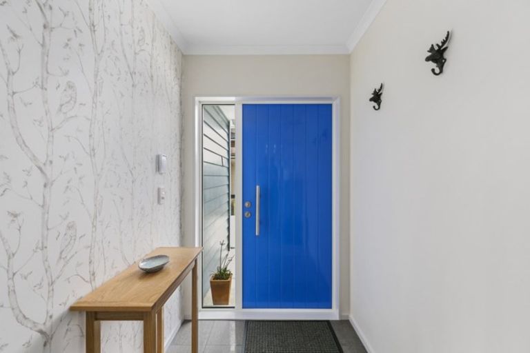 Photo of property in 7 Epic Way, Newlands, Wellington, 6037