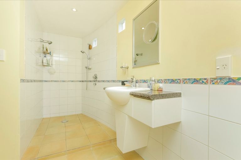 Photo of property in 123 Golf Road, Titirangi, Auckland, 0600