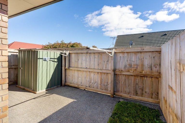 Photo of property in Rangeview Villas, 4/9 Fuller Close, Levin, 5510