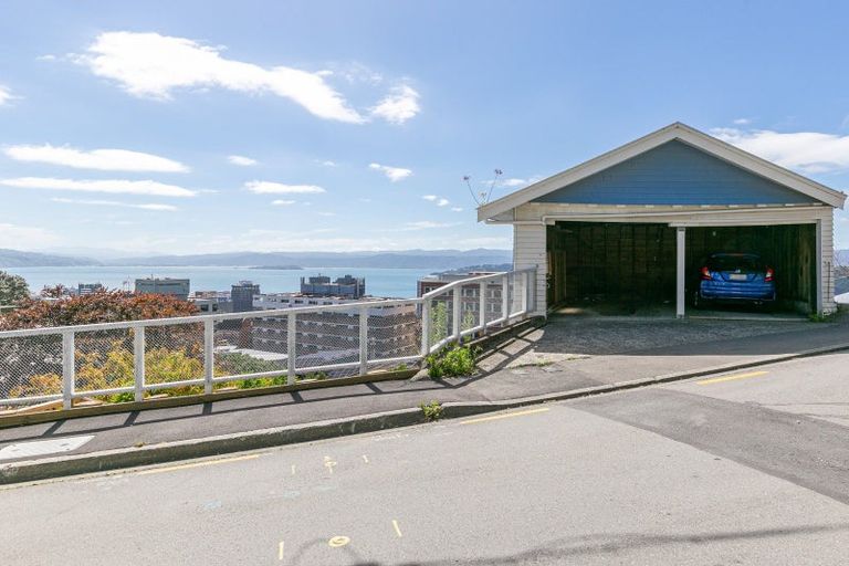 Photo of property in 19 Central Terrace, Alicetown, Lower Hutt, 5010