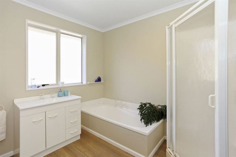 Photo of property in 37 Hewitts Road, Woodend, 7610