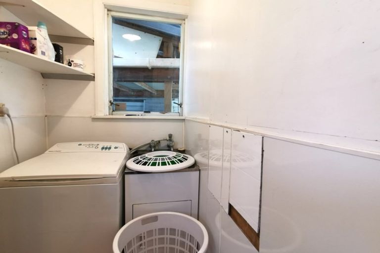 Photo of property in 44 Lavinia Crescent, Mangere East, Auckland, 2024