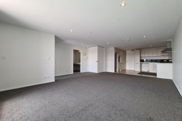 Photo of property in Bella Vista, 1f/84 Gunner Drive, Te Atatu Peninsula, Auckland, 0610