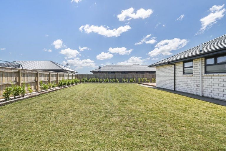 Photo of property in 17 Echo Street, 4702