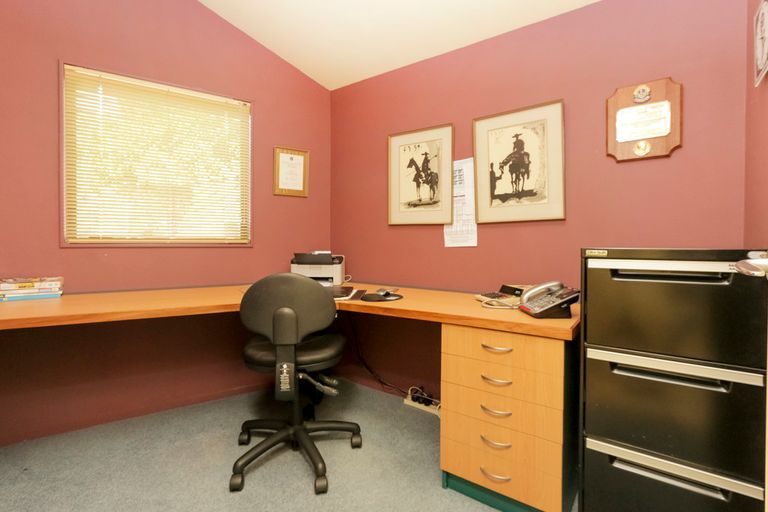 Photo of property in 123 Golf Road, Titirangi, Auckland, 0600