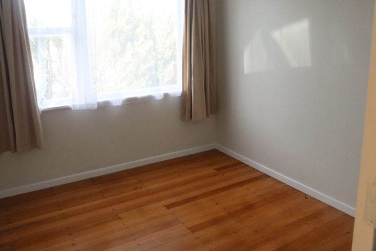 Photo of property in 49 Stewart Drive, Newlands, Wellington, 6037