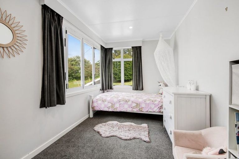 Photo of property in 6 Nelson Street, Helensville, 0800