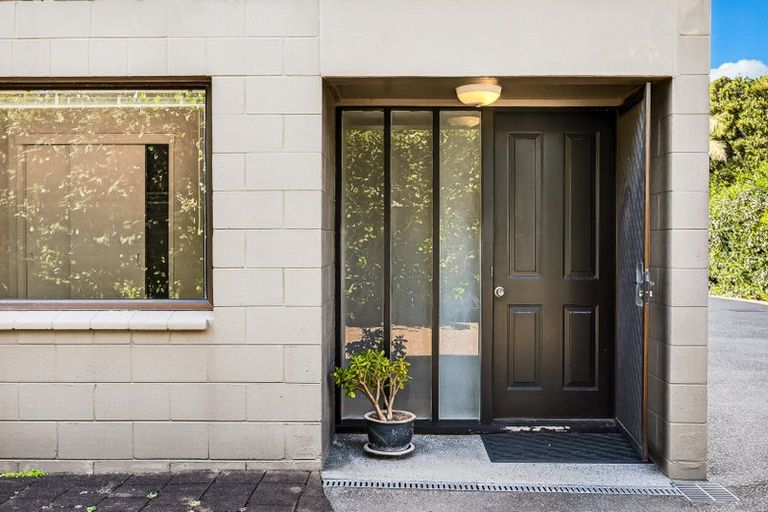 Photo of property in 2/13 Muritai Road, Milford, Auckland, 0620