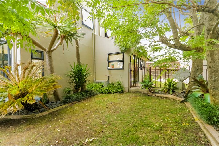 Photo of property in 123 Golf Road, Titirangi, Auckland, 0600