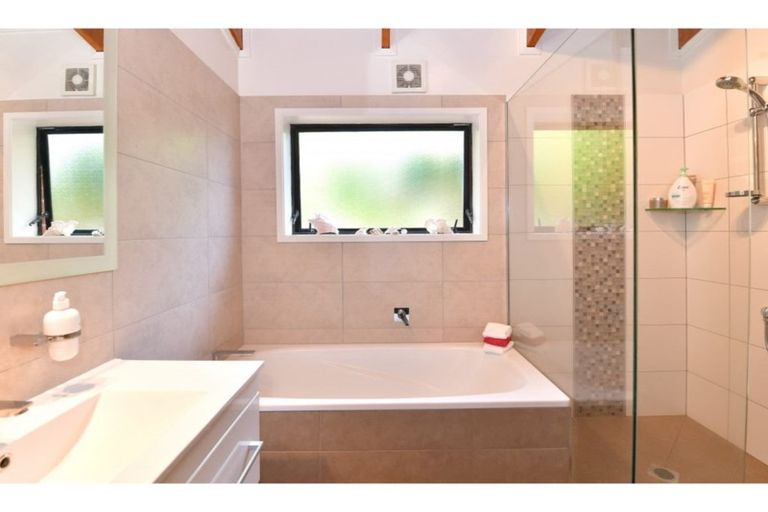 Photo of property in 11b Orewa Heights Crescent, Orewa, 0931