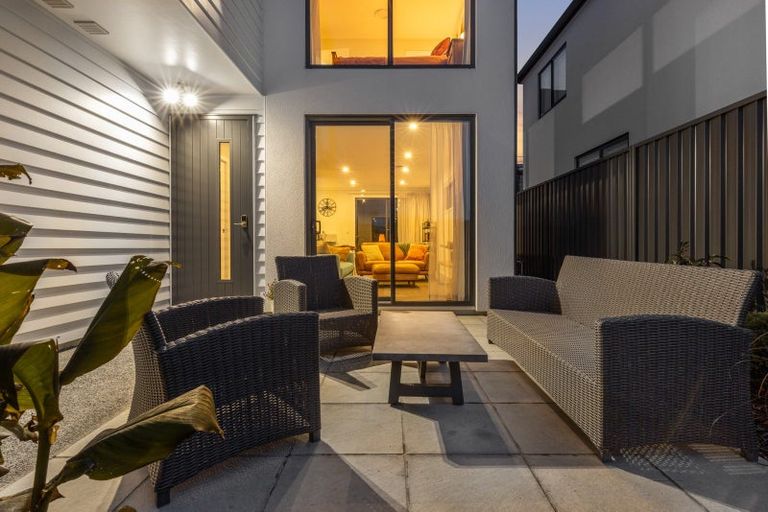 Photo of property in 3a Koreke Close, Kenepuru, 5022