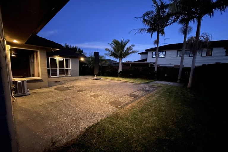 Photo of property in 5 Alvre Place, Flat Bush, Auckland, 2016