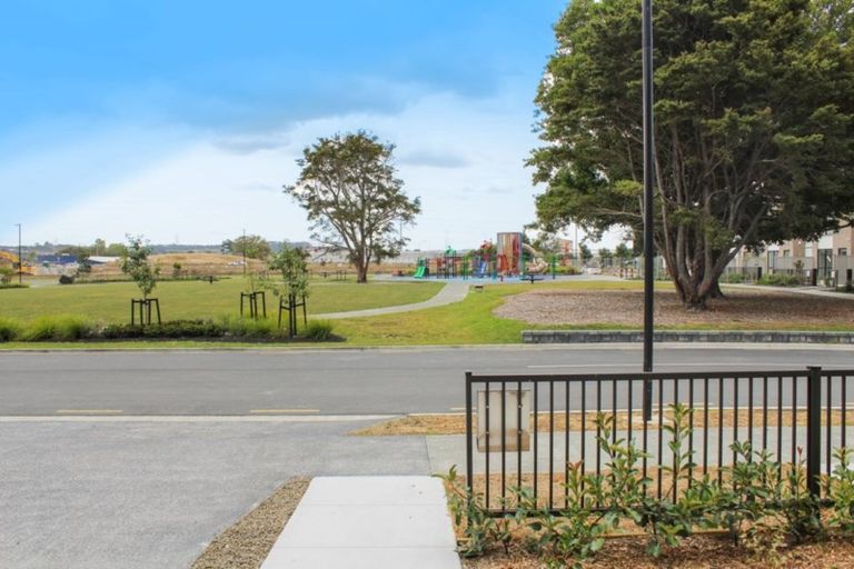 Photo of property in 9 Pepene Avenue, Takanini, 2112