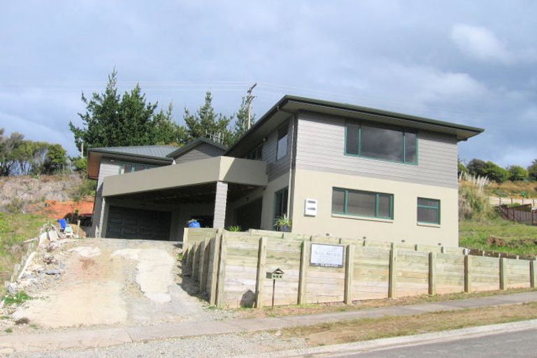 Photo of property in 111 Pacific View Drive, Whangamata, 3620
