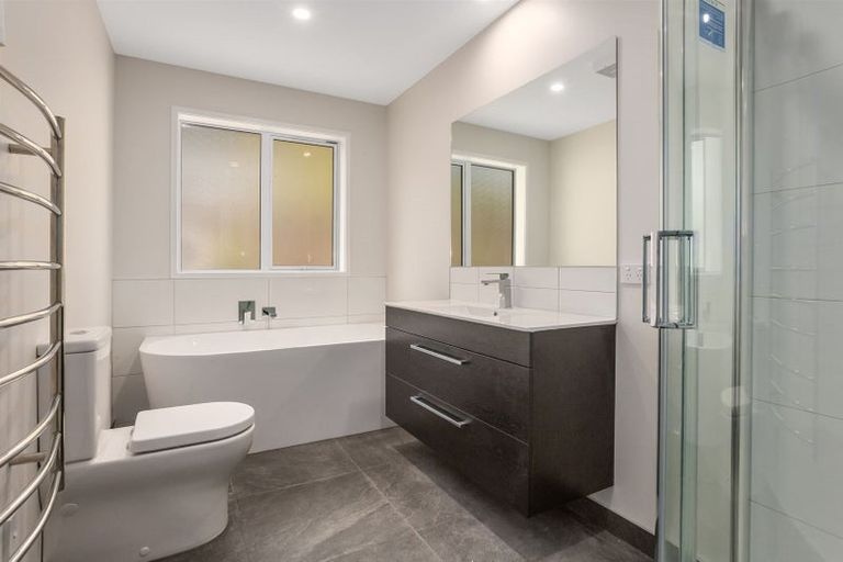 Photo of property in 64 Kakariki Grove, Waikanae, 5036