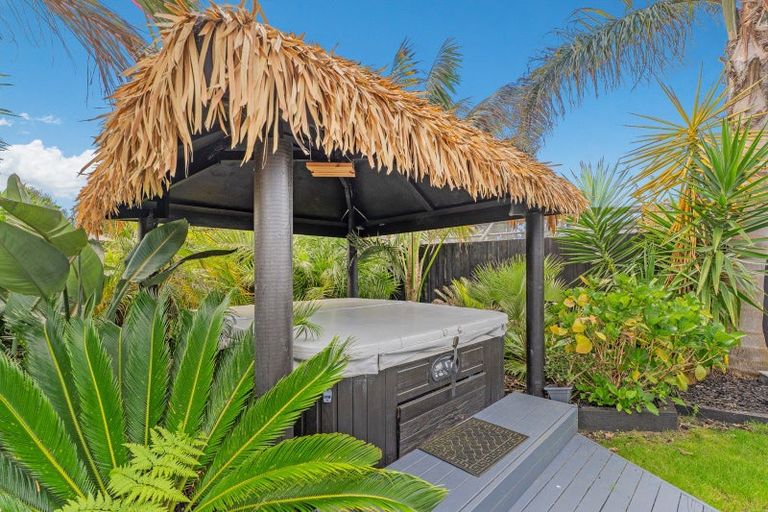 Photo of property in 31 Wells Place, Whitianga, 3510