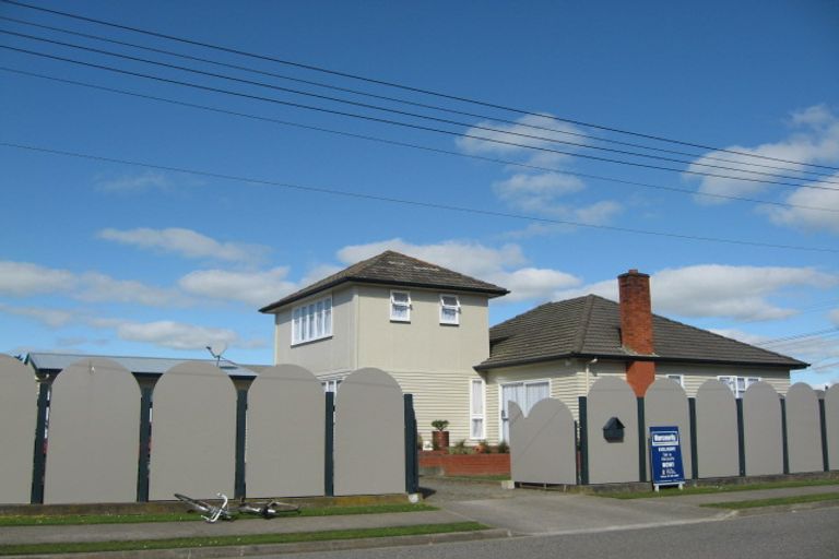 Photo of property in 11 Robert Street, Marton, 4710