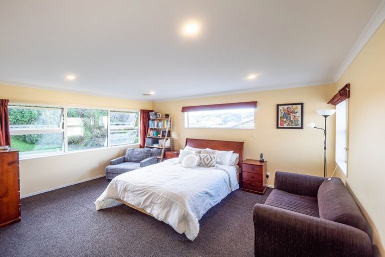 Photo of property in 51 Mauldeth Terrace, Churton Park, Wellington, 6037