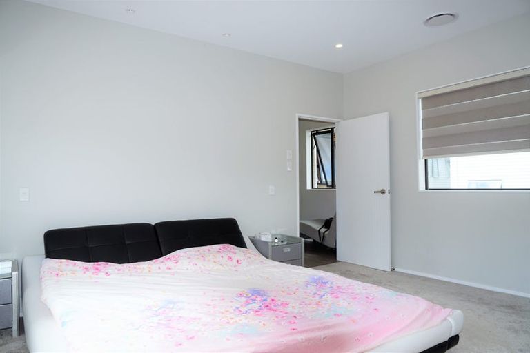Photo of property in 83a Lake Road, Northcote, Auckland, 0627