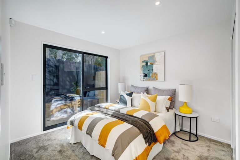 Photo of property in 21c Crosby Road, West Harbour, Auckland, 0618