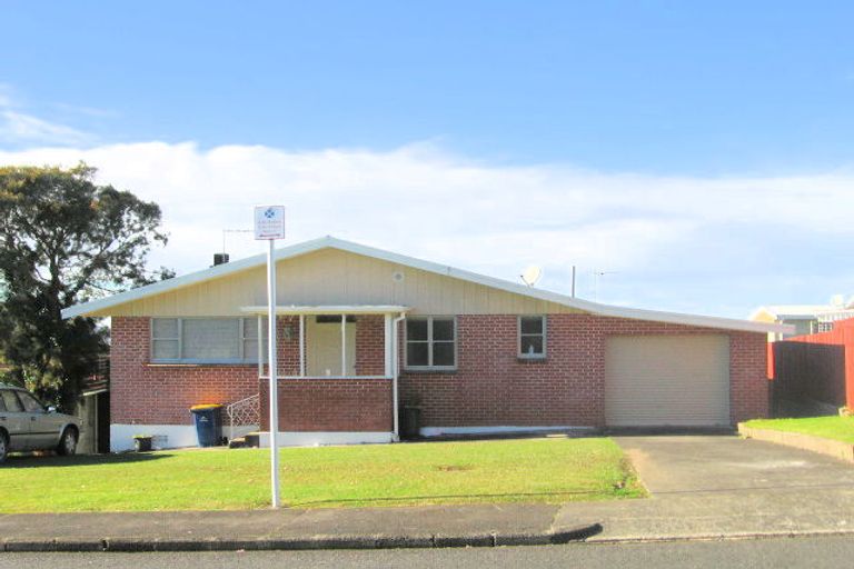 Photo of property in 3 Keegan Drive, Massey, Auckland, 0614