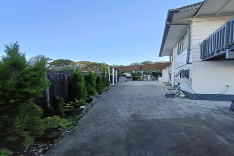 Photo of property in 14 Rena Place, West Harbour, Auckland, 0618