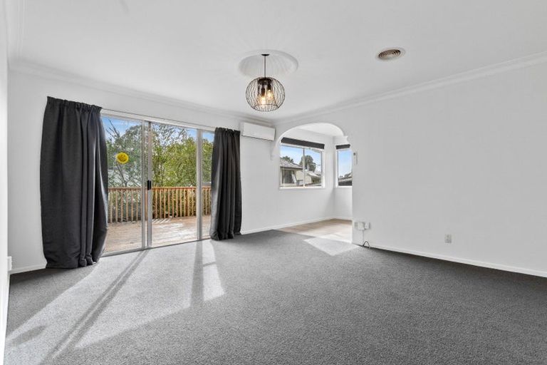 Photo of property in 1 Pitcher Place, Glen Eden, Auckland, 0602