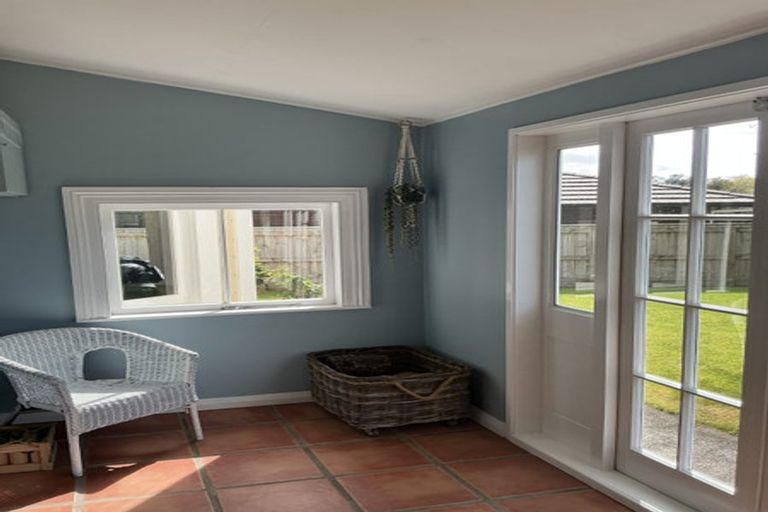 Photo of property in 4 Handley Place, Glen Avon, New Plymouth, 4312