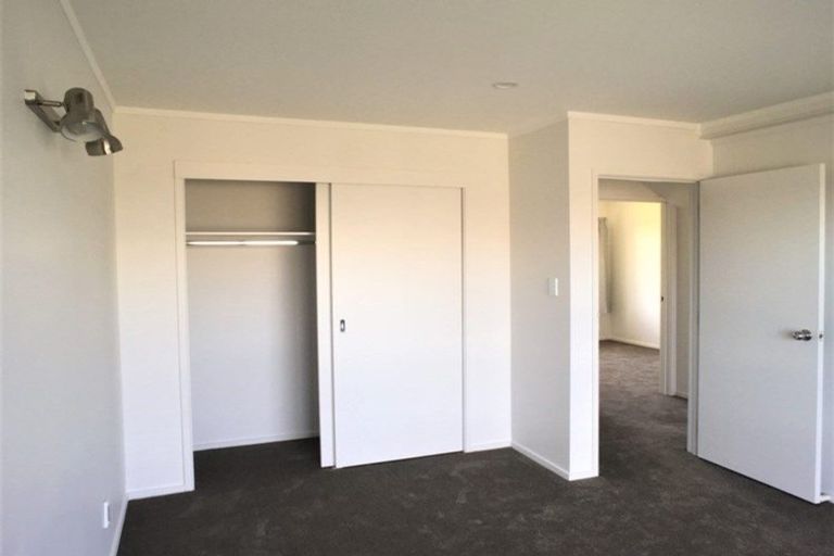 Photo of property in 3/270 Wairau Road, Glenfield, Auckland, 0627