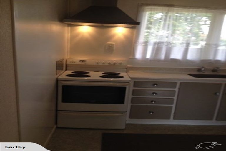 Photo of property in 2/10 Mahon Place, Papatoetoe, Auckland, 2025