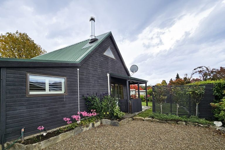 Photo of property in 82 Noema Terrace, Lake Hawea, Wanaka, 9382