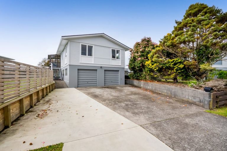 Photo of property in 49 Nevada Drive, Merrilands, New Plymouth, 4312