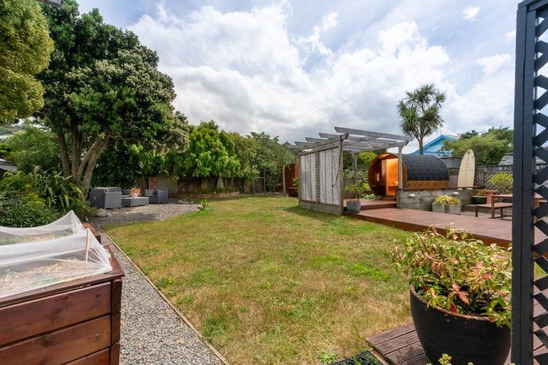 Photo of property in 45 Puru Crescent, Lyall Bay, Wellington, 6022