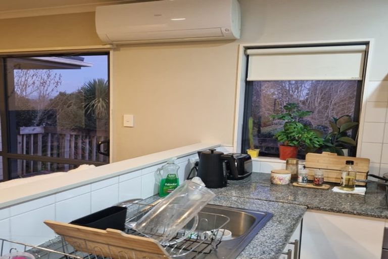 Photo of property in 48 Cyclarama Crescent, Massey, Auckland, 0614