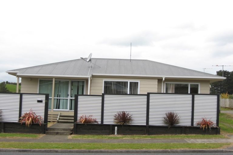 Photo of property in 58a Riversdale Drive, Merrilands, New Plymouth, 4312