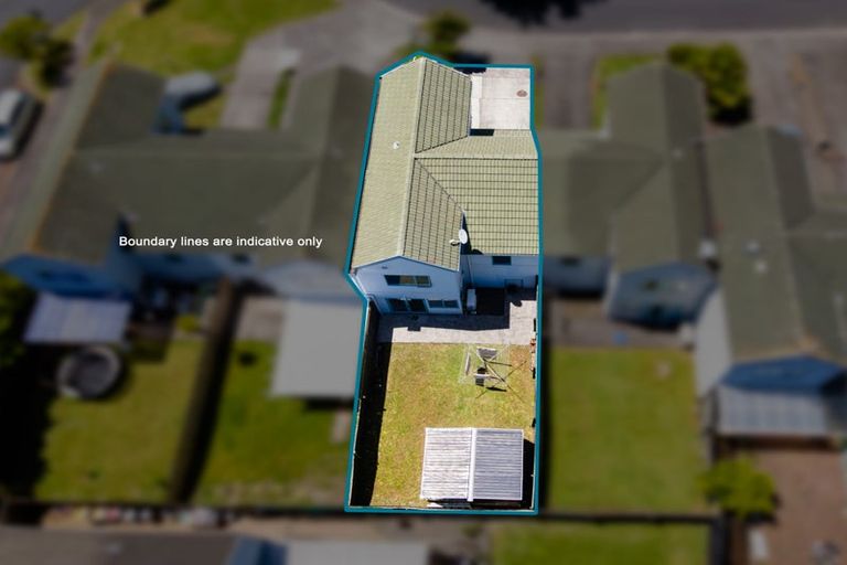 Photo of property in 21 Stephen Avenue, Henderson, Auckland, 0610