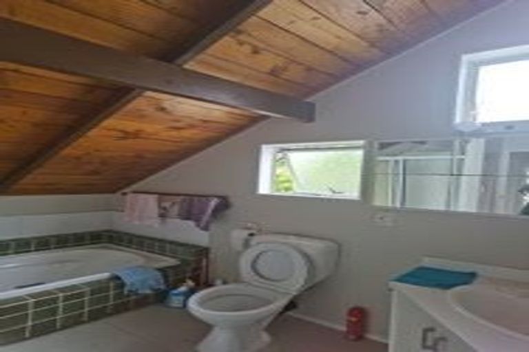 Photo of property in 26 Richards Avenue, Forrest Hill, Auckland, 0620