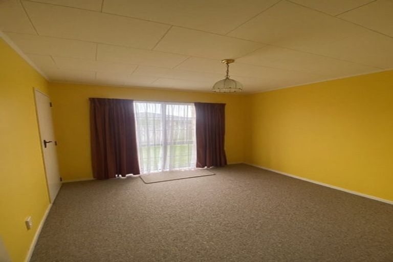 Photo of property in 10 Broadbelt Grove, Levin, 5510
