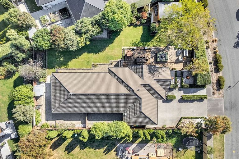 Photo of property in 16 Hemingway Place, Spencerville, Christchurch, 8083