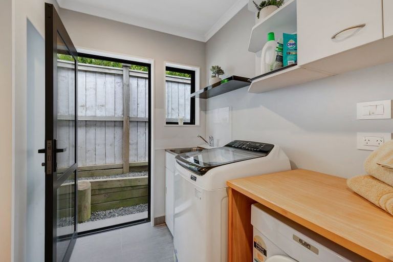 Photo of property in 14 Kingfisher Road, Silverdale, 0932