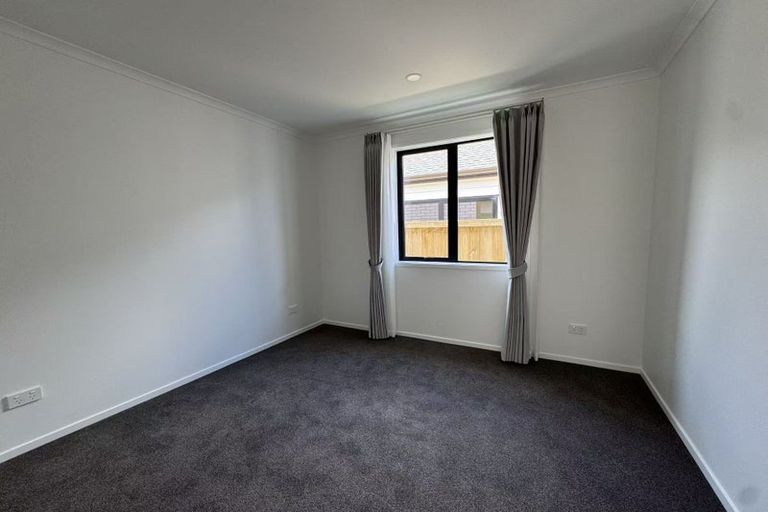 Photo of property in 10 Enchantment Lane, Karaka, Papakura, 2113