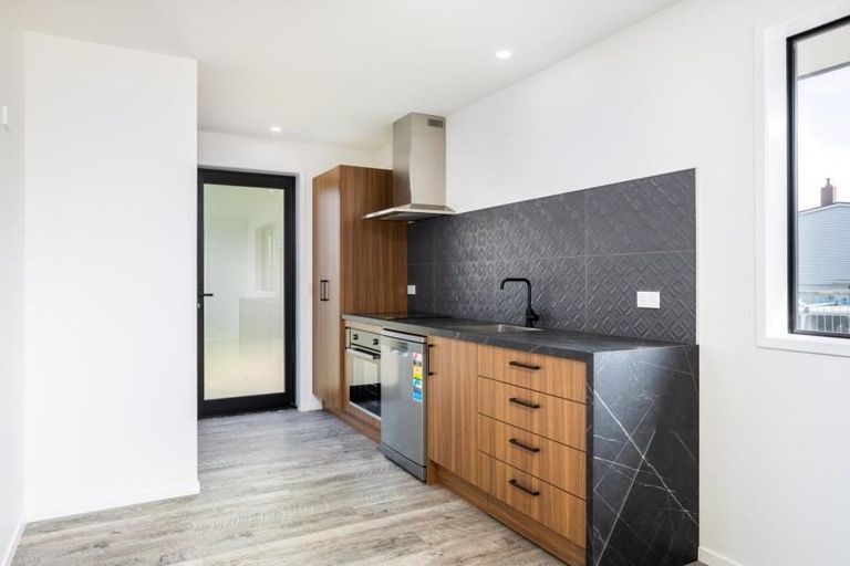 Photo of property in 4 Banks Street, Marfell, New Plymouth, 4310