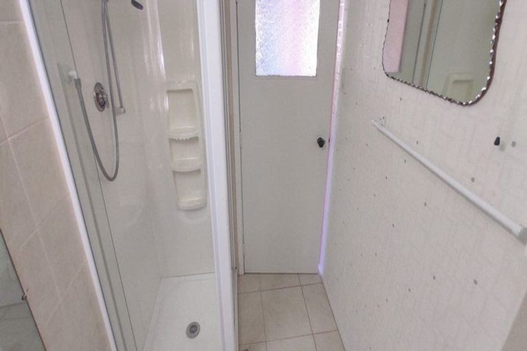 Photo of property in 10 Beaufield Lane, Te Atatu Peninsula, Auckland, 0610