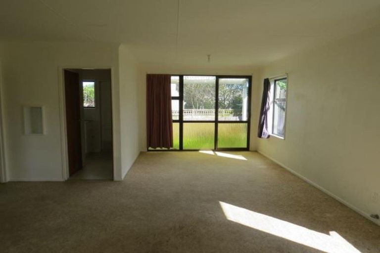 Photo of property in 19 Karamu Street, Strandon, New Plymouth, 4312
