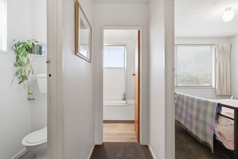 Photo of property in 2/1 Karnak Crescent, Russley, Christchurch, 8042