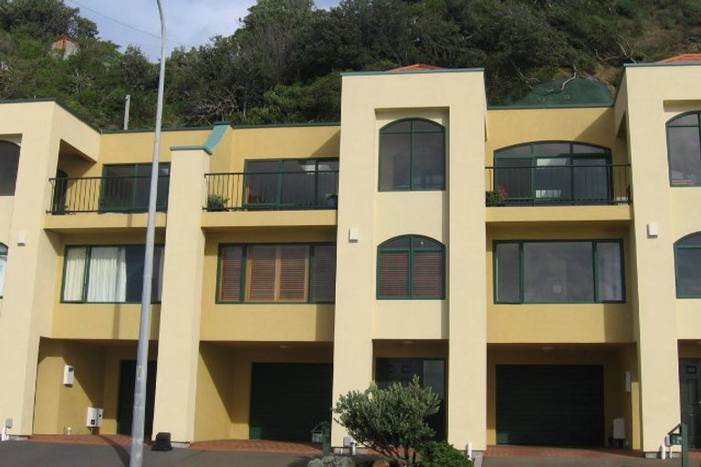 Photo of property in 10/148u Evans Bay Parade, Roseneath, Wellington, 6021