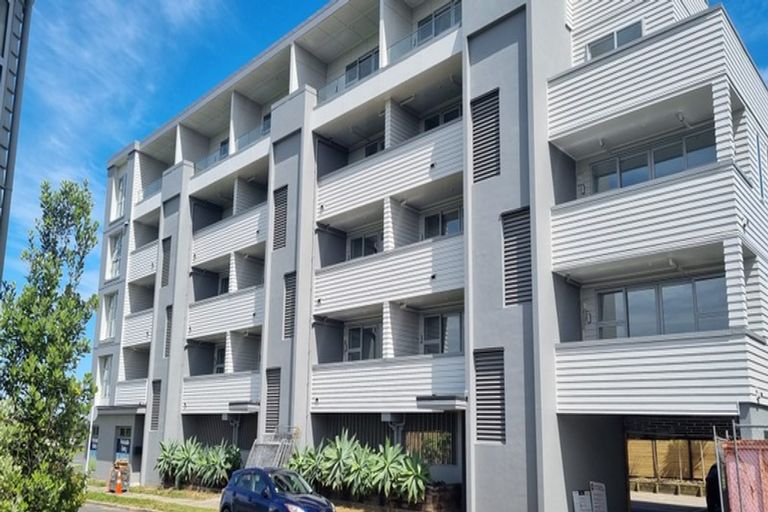 Photo of property in 1/63 Kestev Drive, Flat Bush, Auckland, 2016