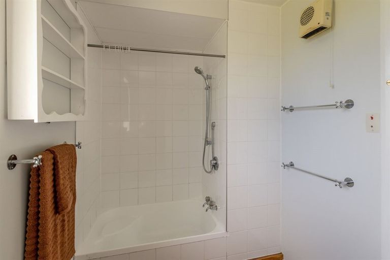 Photo of property in 72 Parata Street, Waikanae, 5036