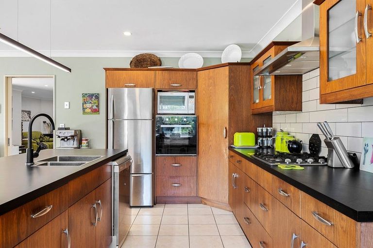 Photo of property in 9 Gibbs Drive, Woodend, 7610