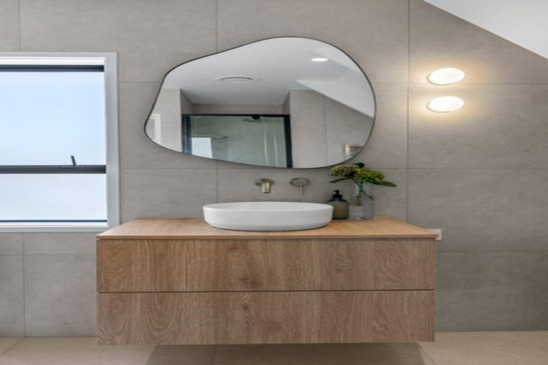 Photo of property in 44b Walton Street, Red Beach, 0932